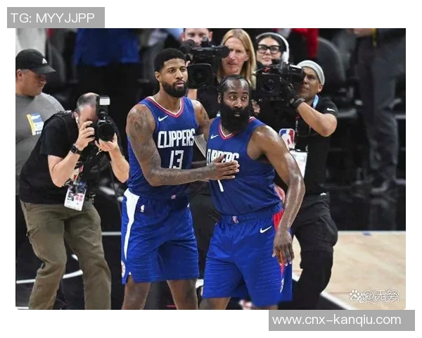 萨卡特佩克迎战蓝十字展开激烈较量球迷期待精彩对决与精彩进球